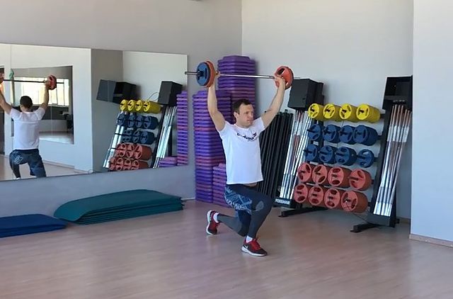 Photo of Barbell Walking Lunge exercise