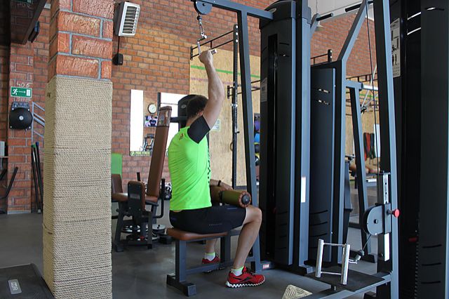 Photo of One Arm Lat Pulldown exercise