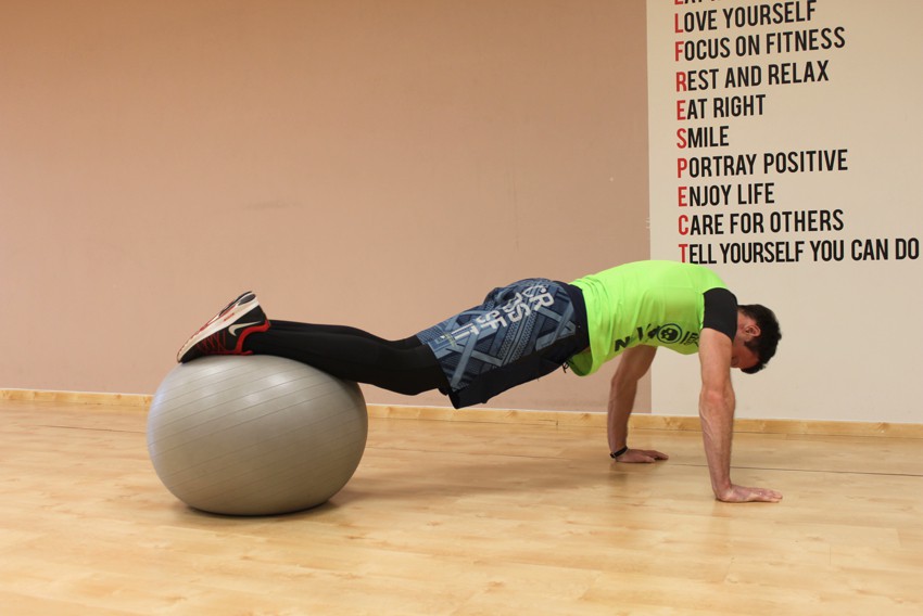 Exercise ball pull in sale