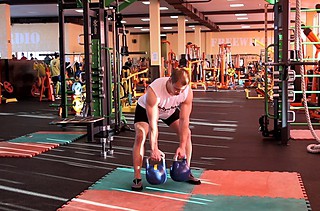 Alternating Kettlebell Row 