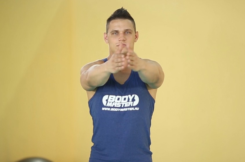 Exercise Dynamic Chest Stretch