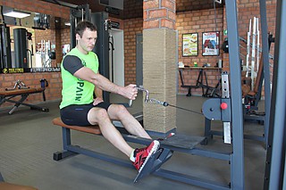 Seated One-arm Cable Pulley Rows