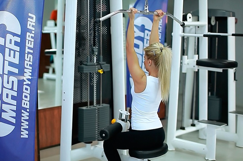 Упражнение тяга верхнего блока обратным хватом, противопоказания и рекомендации упражнения вертикальная тяга верхнего блока — AtletIQ.com