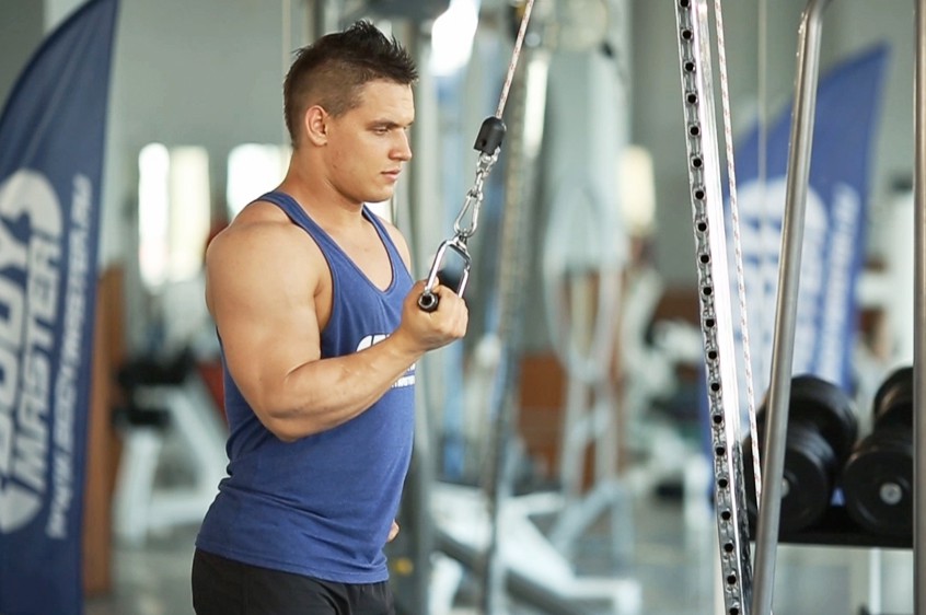 Exercise Cable One Arm Tricep Extension