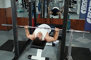 Bench Press with Chains